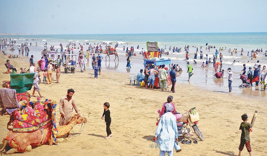 Hawke's Bay Beach, Pakistan, Pakistan